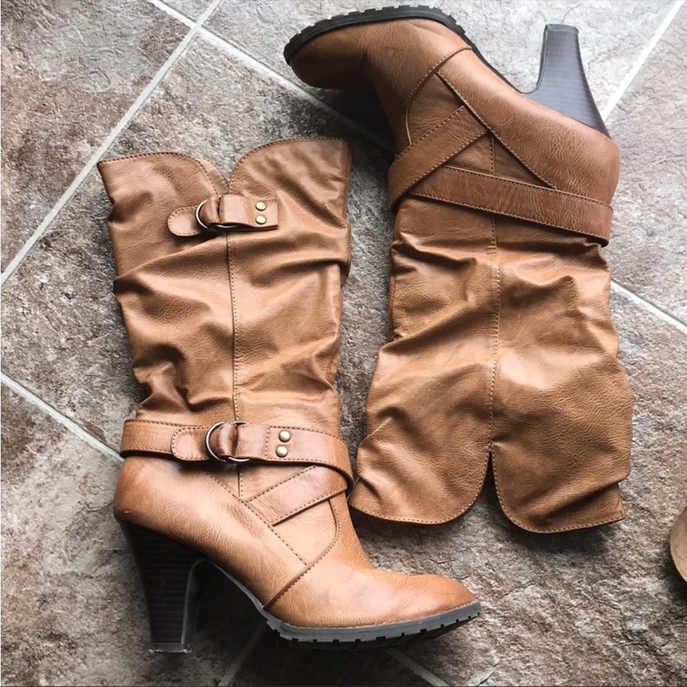 Tall/tan boots